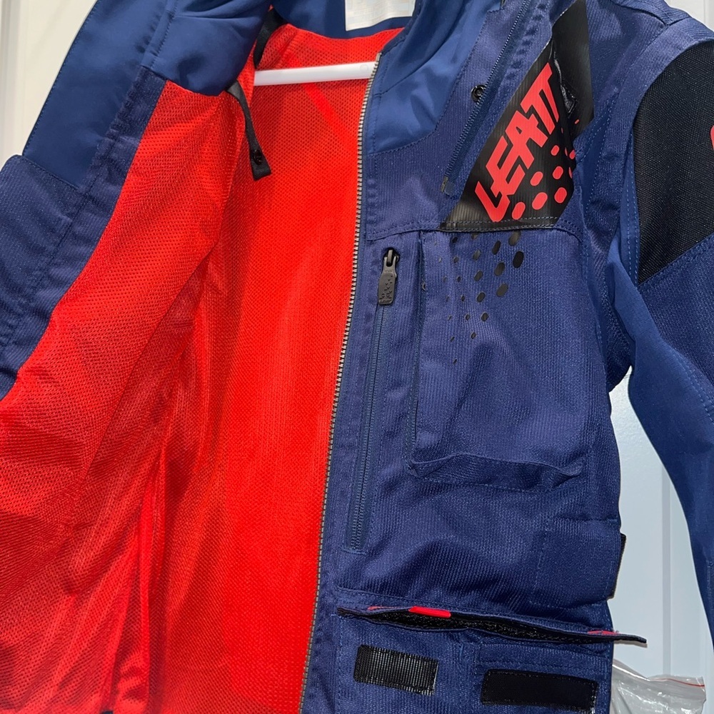 NWT Leatt Moto 5.5 Enduro jacket - Picture 3 of 5